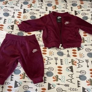 Nike infant sweatsuit